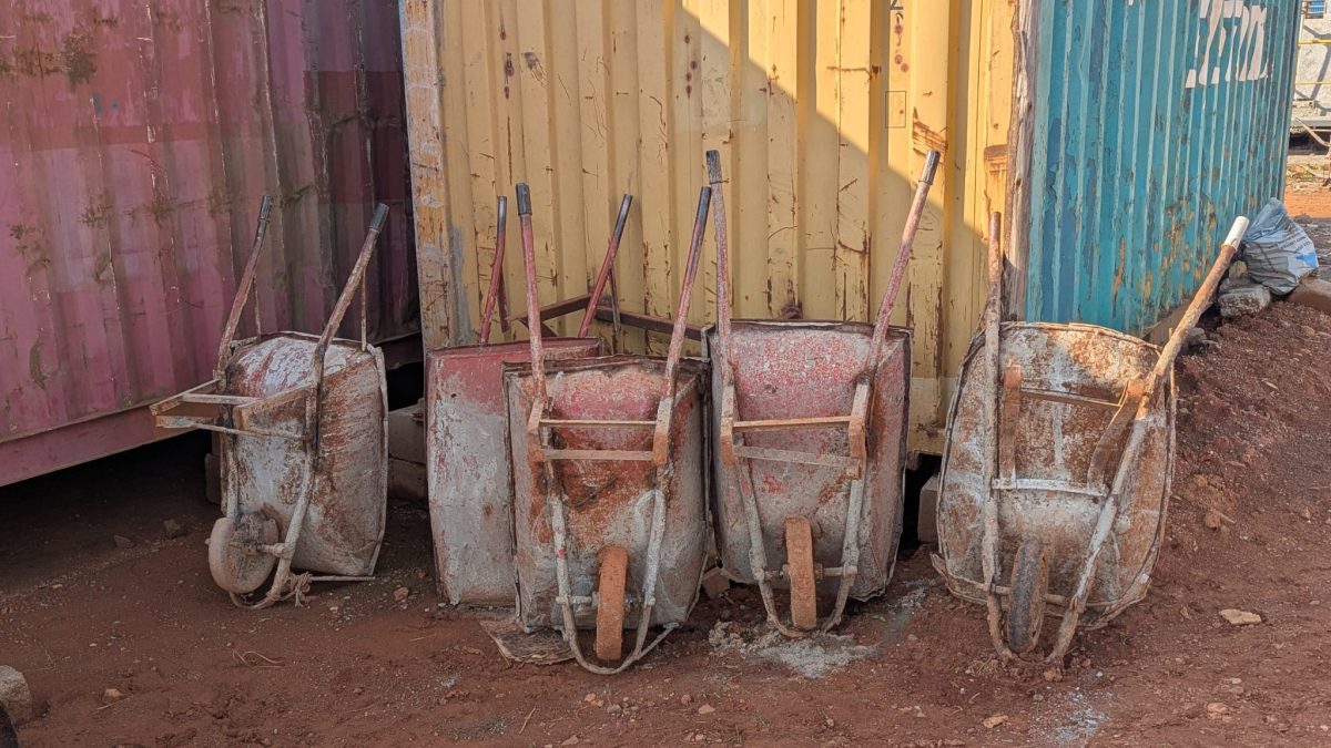 Why Your Building Estimate Should Include Wheelbarrows, Head Pans and Buckets